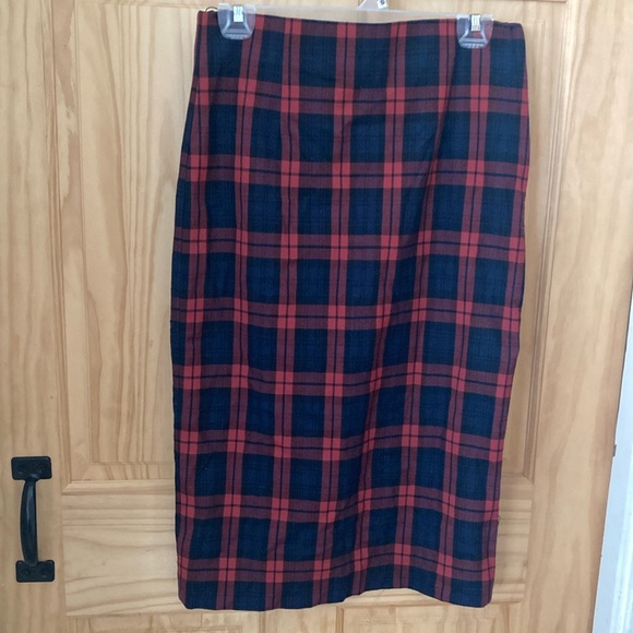 ZARA WOMANS SKIRT - Picture 1 of 6